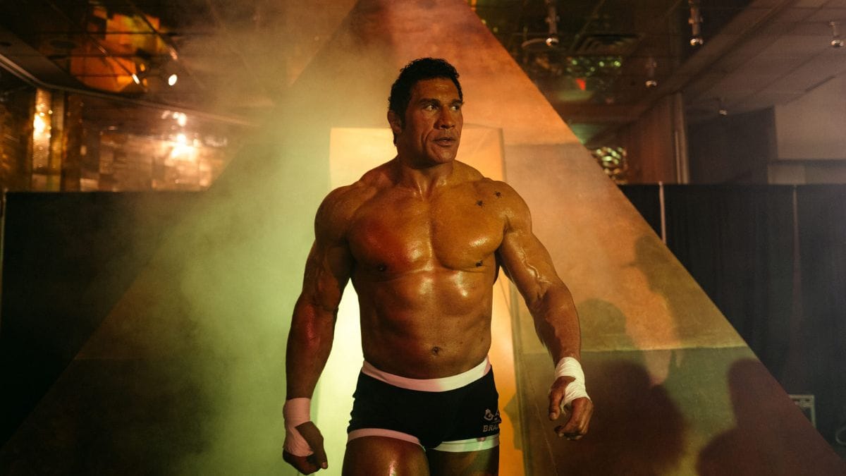 Christopher Nolan Calls Dwayne Johnson’s Performance in ‘The Smashing Machine’ One of the Best of the Year Christopher Nolan Calls Dwayne Johnson’s Performance in ‘The Smashing Machine’ One of the Best of the Year