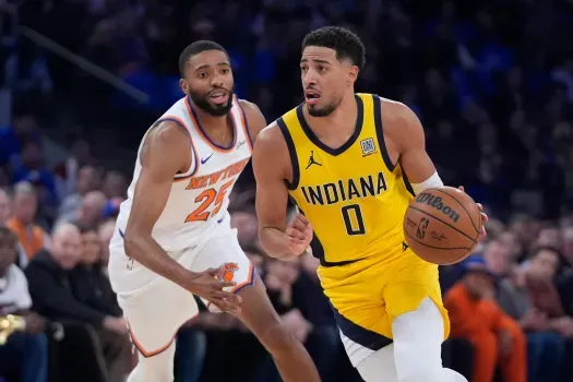 Knicks Shine in Home Debut: Towns and Bridges Each Score 21 in Dominant Win Over Pacers