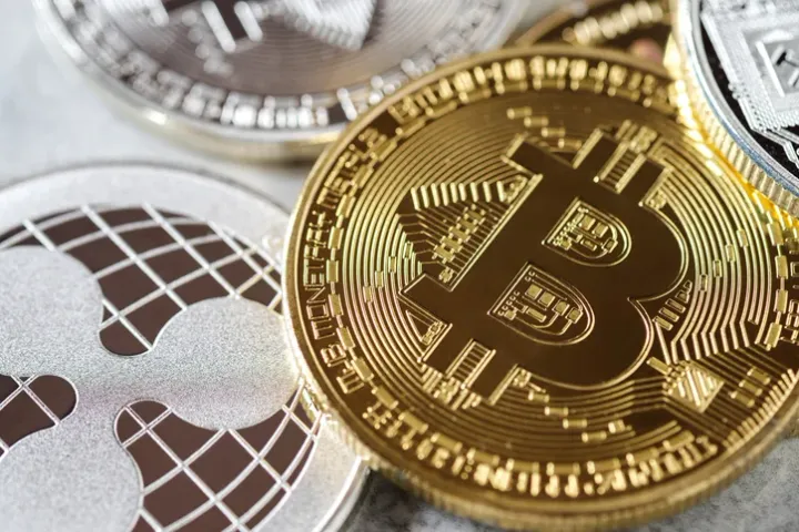 Bitcoin Soars to $90K, Sparking $900 Million in Liquidations as Crypto Rally Gains Momentum