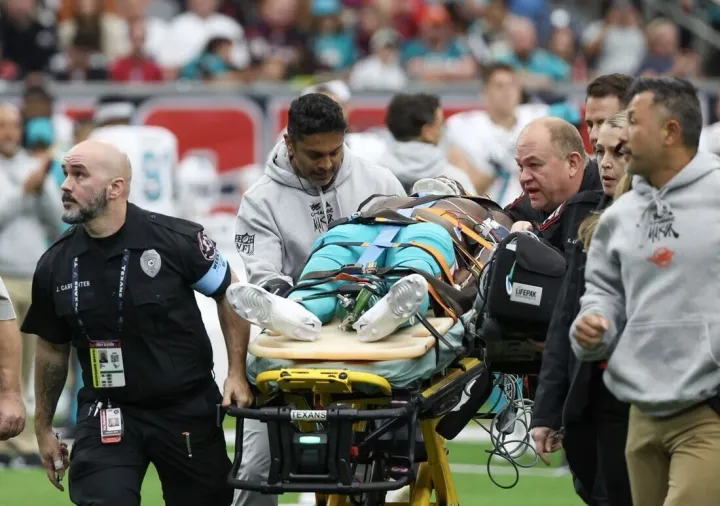 Miami Dolphins WR Grant DuBose Hospitalized After Helmet-to-Helmet Hit in Loss to Texans