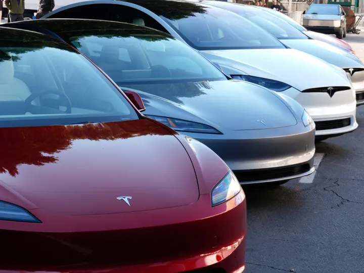 Tesla Set to Win Big as Canada Opens the Floodgates to Chinese-Made EVs