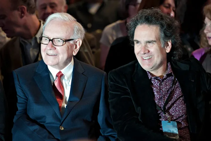 Warren Buffett’s Son Had No Idea His Dad Was a Billionaire Until His 20s